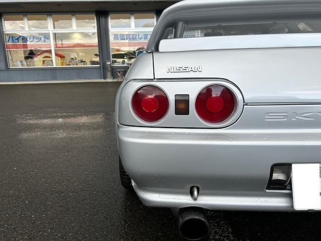 1994 Nissan Skyline GT-R (BNR32) — Silver Metallic - Image 18