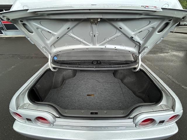 1994 Nissan Skyline GT-R (BNR32) — Silver Metallic - Image 38