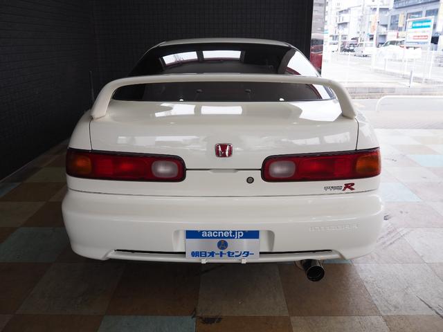 1999 Honda Integra Type R (DC2) — Championship White - Image 3