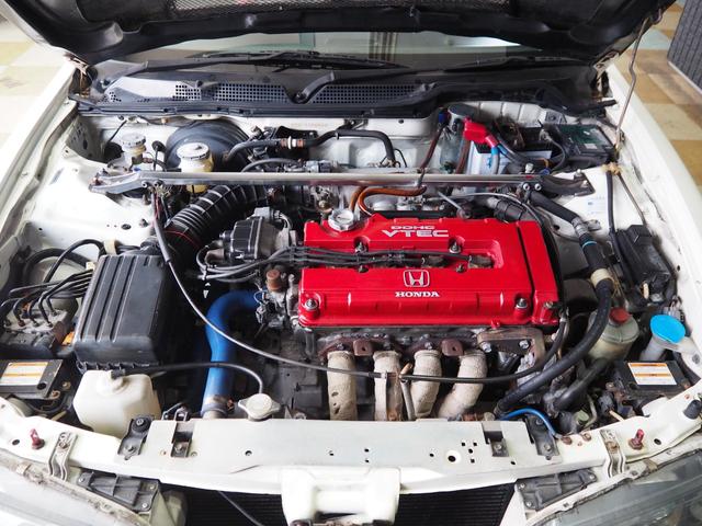 1999 Honda Integra Type R (DC2) — Championship White - Image 18