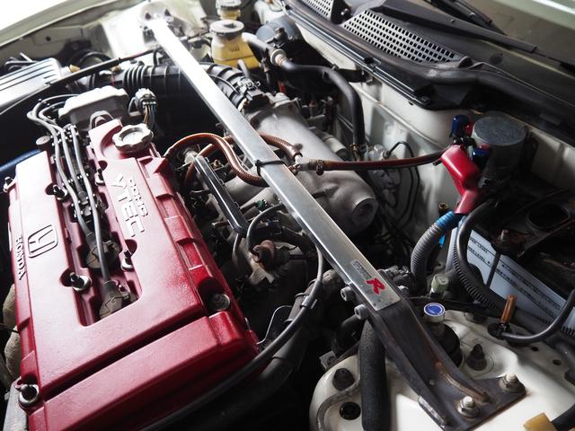 1999 Honda Integra Type R (DC2) — Championship White - Image 20