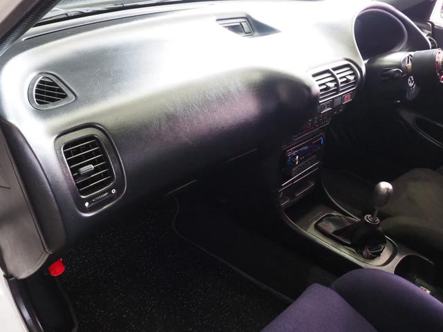 1999 Honda Integra Type R (DC2) — Championship White - Image 29