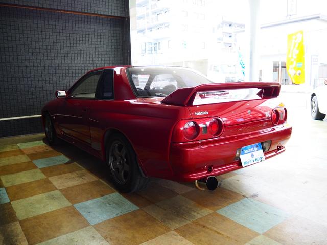 1992 Nissan Skyline GT-R (BNR32) — Red - Image 10