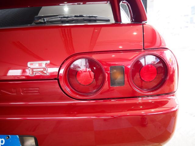 1992 Nissan Skyline GT-R (BNR32) — Red - Image 13