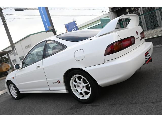 1996 Honda Integra Type R (DC2) — White - Image 7