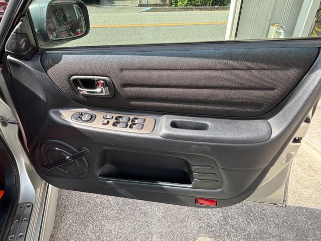 2000 Toyota Altezza (SXE10) — Silver Metallic - Image 19
