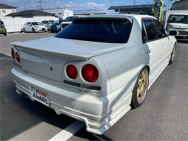 1998 Nissan Skyline 25GT-X Turbo (ER34) — Pearl White - Image 3