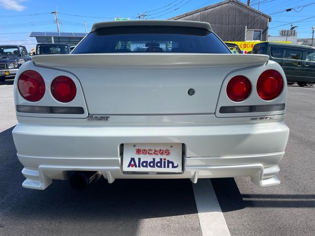 1998 Nissan Skyline 25GT-X Turbo (ER34) — Pearl White - Image 19