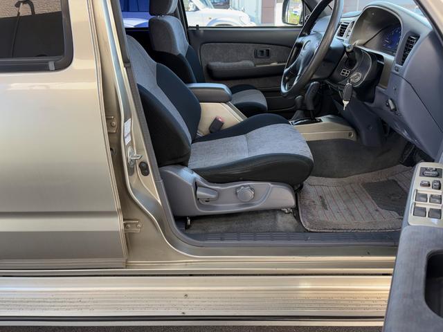 2003 Toyota Hilux Sports Pickup Double Cab (RZN169H) — Gold - Image 36