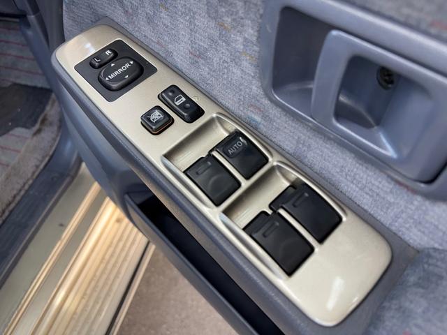 2003 Toyota Hilux Sports Pickup Double Cab (RZN169H) — Gold - Image 38