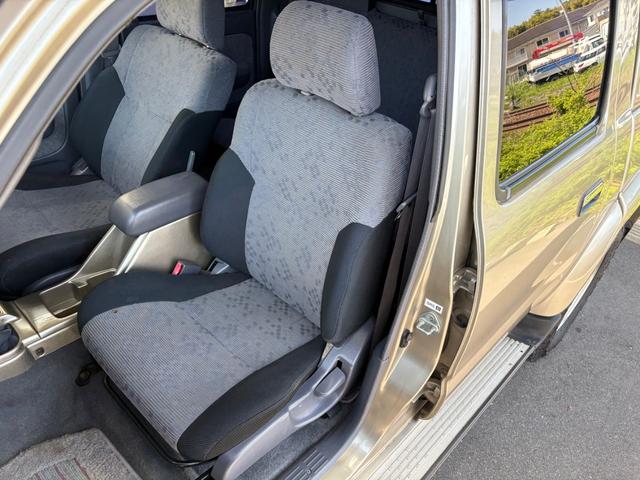 2003 Toyota Hilux Sports Pickup Double Cab (RZN169H) — Gold - Image 40