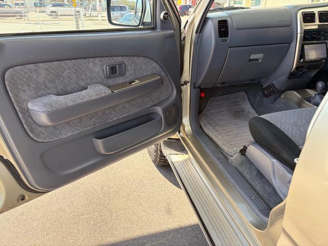 2003 Toyota Hilux Sports Pickup Double Cab (RZN169H) — Gold - Image 43