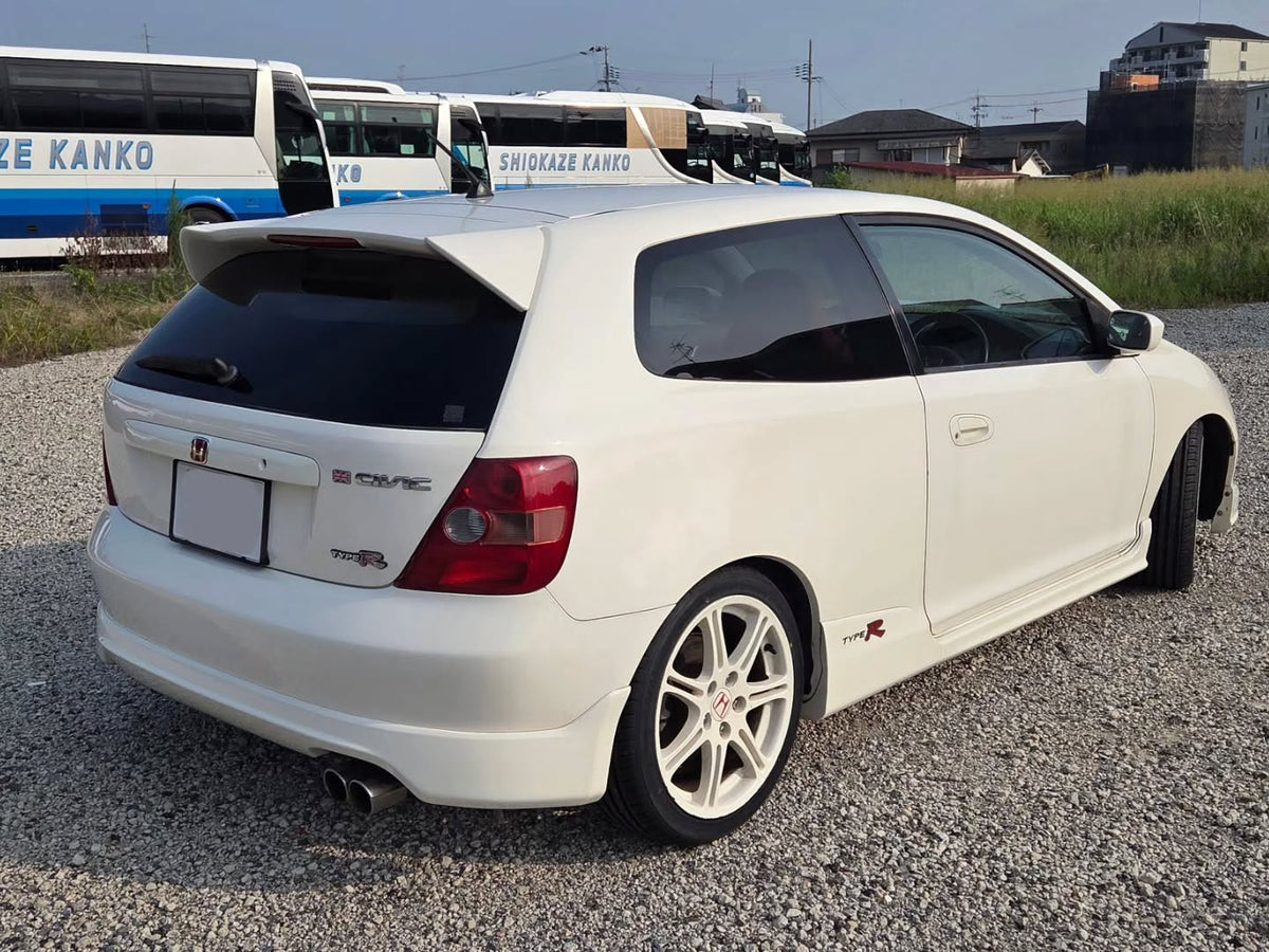 2002 Honda Civic Type R (EP3) — Championship White - Image 2