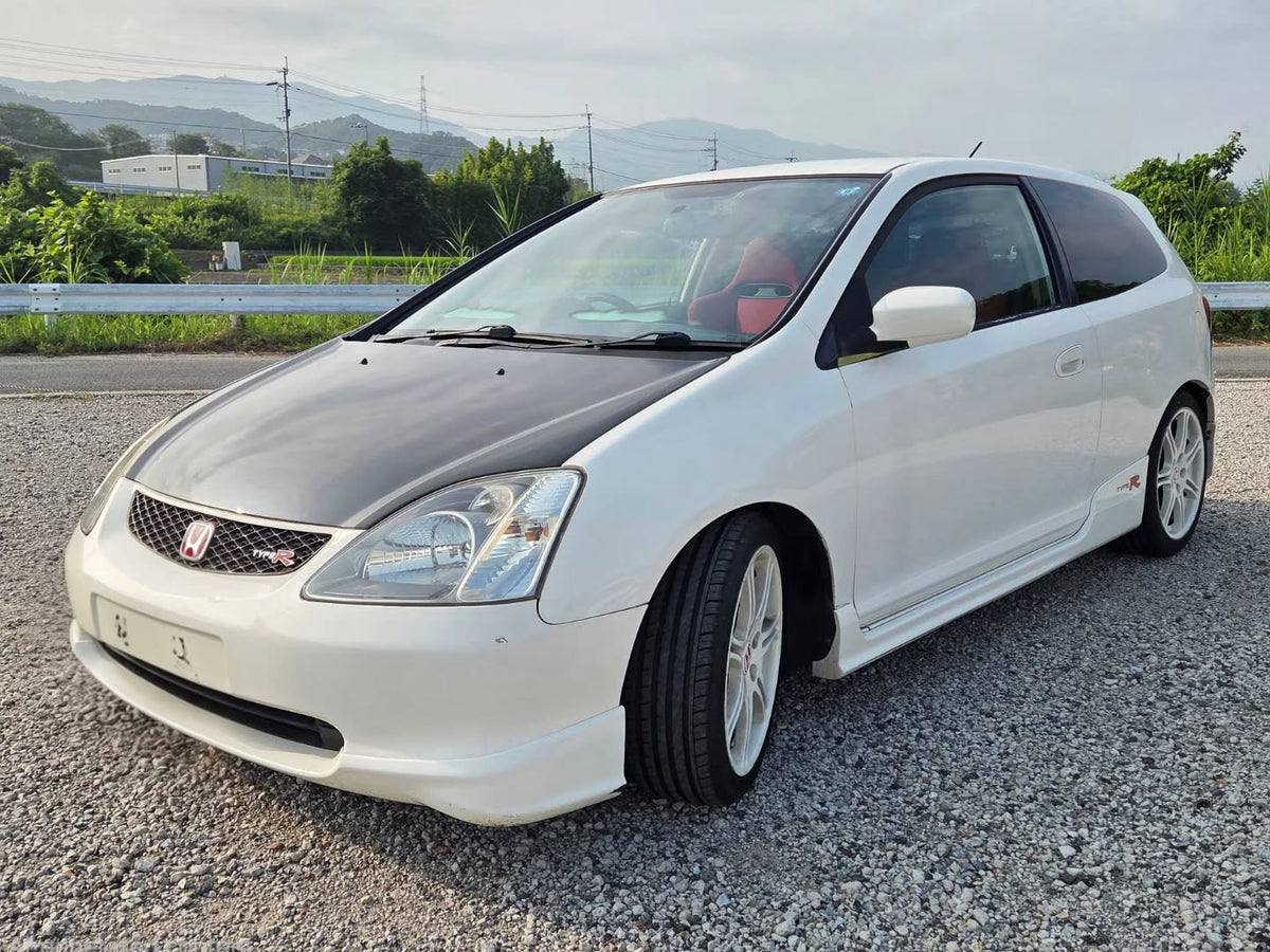 2002 Honda Civic Type R (EP3) — Championship White - Image 3