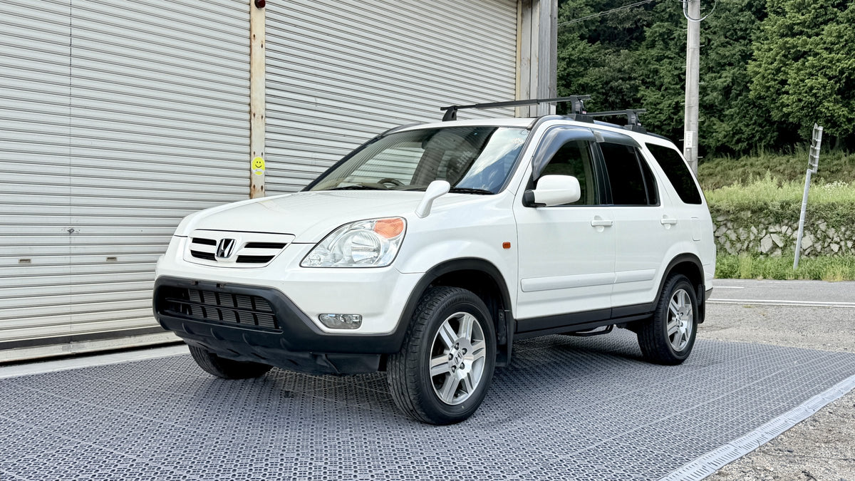 2003 Honda CR-V Performer iL (RD5) — White - Image 2