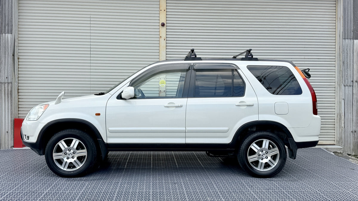 2003 Honda CR-V Performer iL (RD5) — White - Image 4