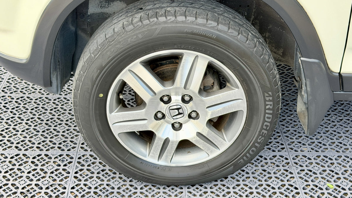 2003 Honda CR-V Performer iL (RD5) — White - Image 17