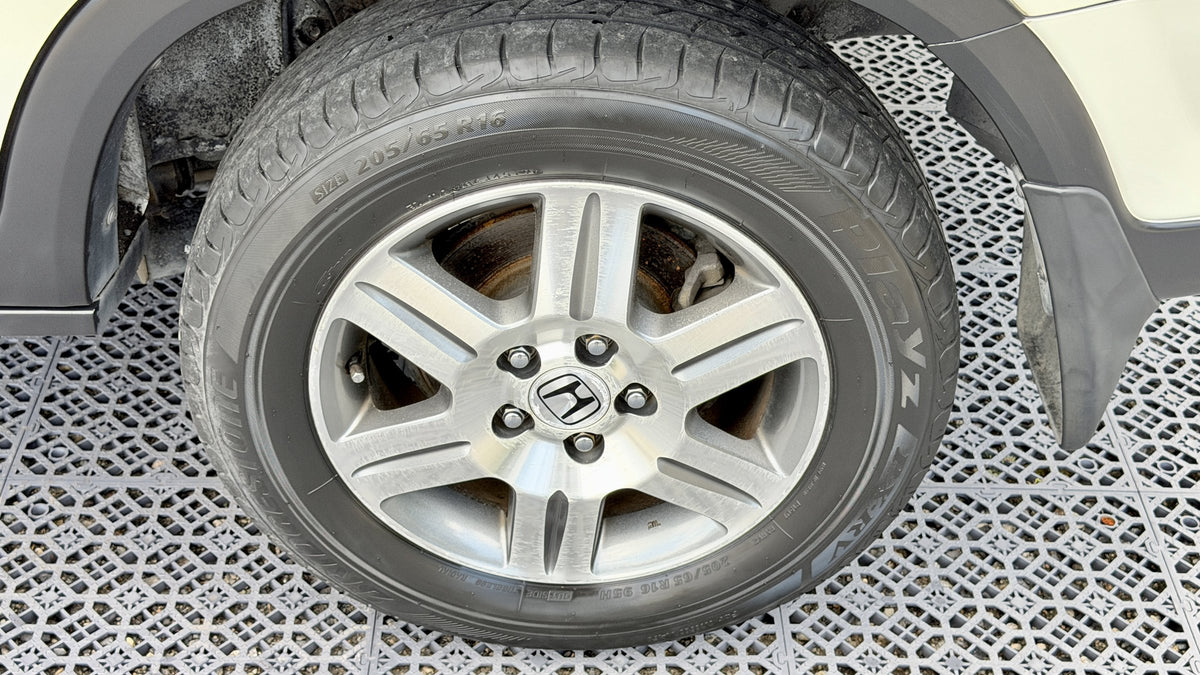 2003 Honda CR-V Performer iL (RD5) — White - Image 18