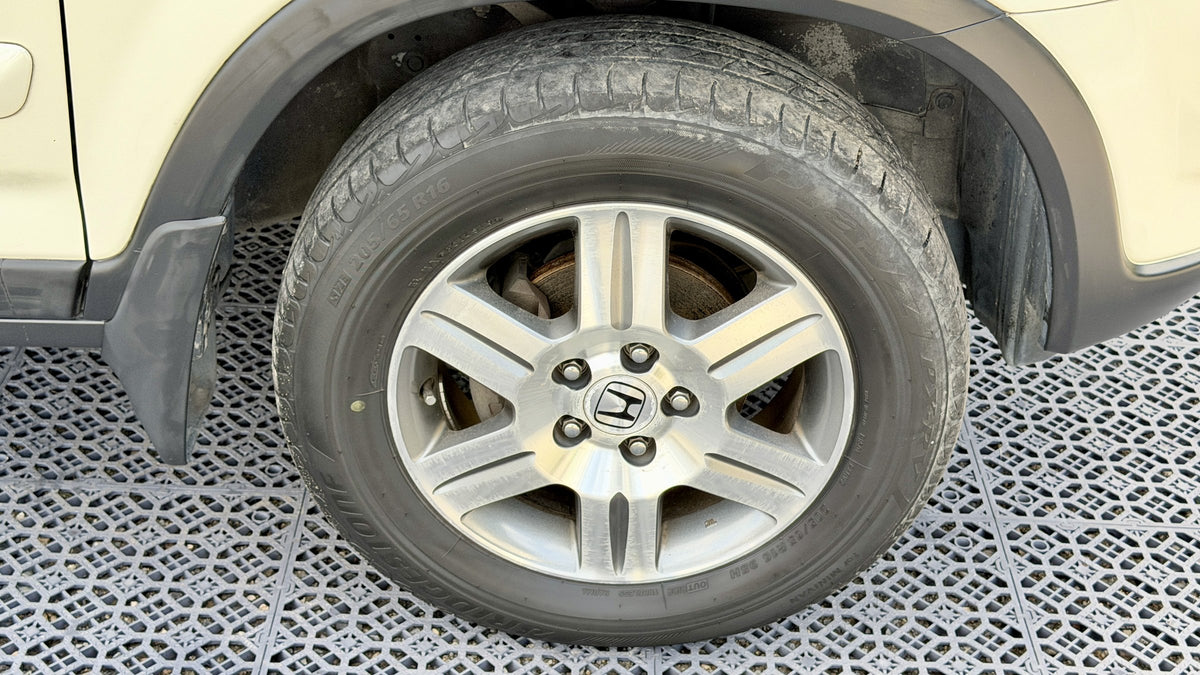 2003 Honda CR-V Performer iL (RD5) — White - Image 20