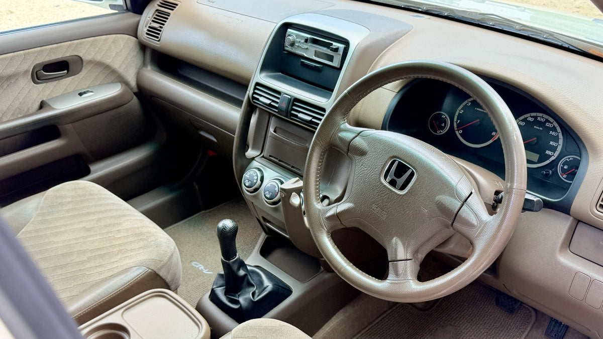 2003 Honda CR-V Performer iL (RD5) — White - Image 22