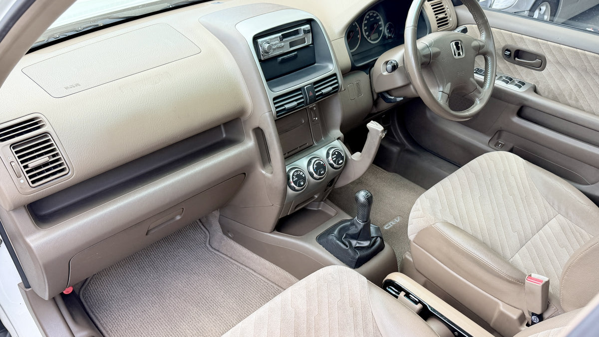 2003 Honda CR-V Performer iL (RD5) — White - Image 23