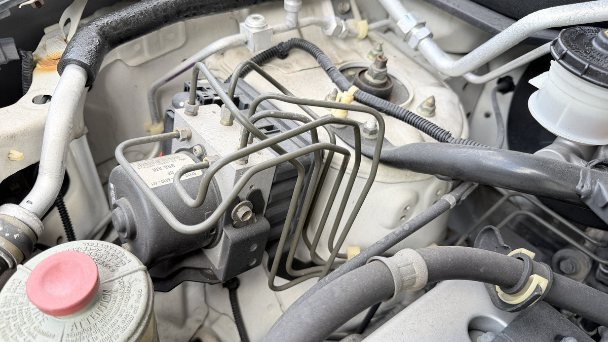 2003 Honda CR-V Performer iL (RD5) — White - Image 39