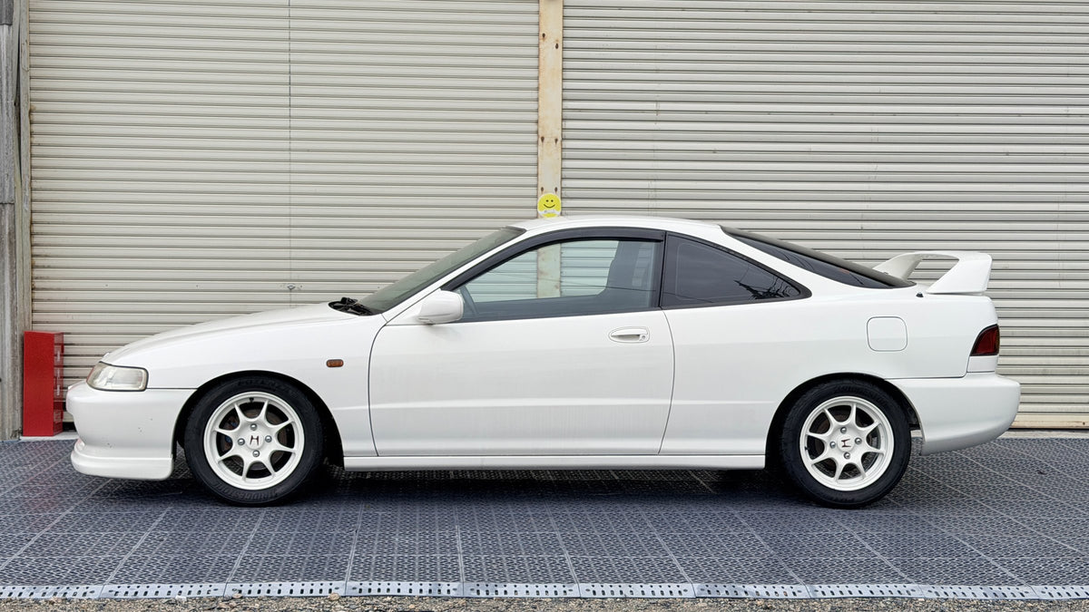 1995 Honda Integra Type R (DC2) — Championship White - Image 3