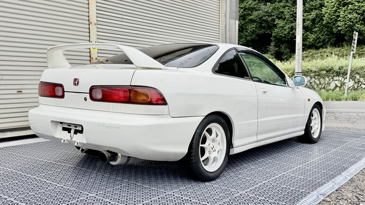 1995 Honda Integra Type R (DC2) — Championship White - Image 6