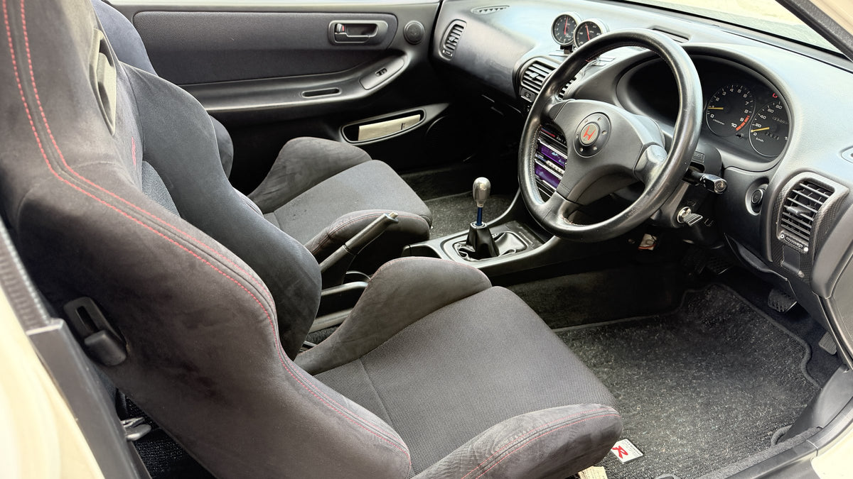 1995 Honda Integra Type R (DC2) — Championship White - Image 8