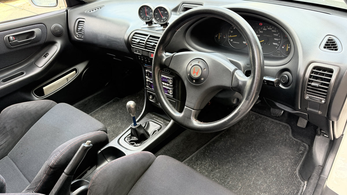 1995 Honda Integra Type R (DC2) — Championship White - Image 9