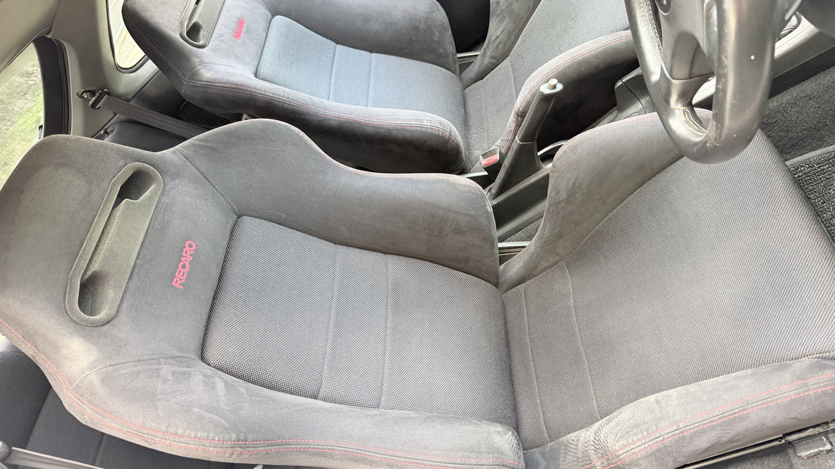 1995 Honda Integra Type R (DC2) — Championship White - Image 10