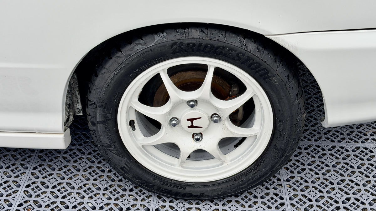 1995 Honda Integra Type R (DC2) — Championship White - Image 22