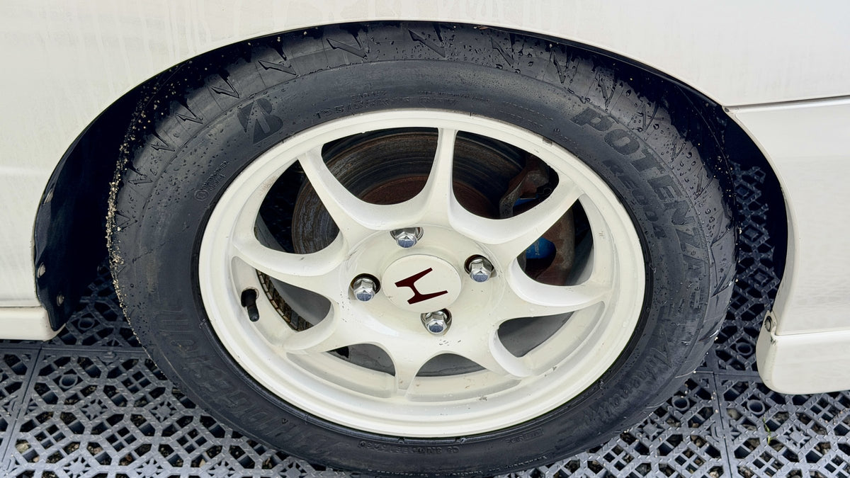 1995 Honda Integra Type R (DC2) — Championship White - Image 24