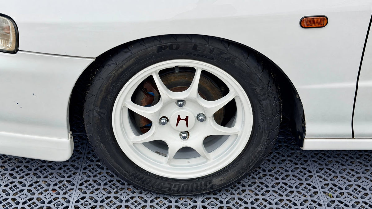 1995 Honda Integra Type R (DC2) — Championship White - Image 25